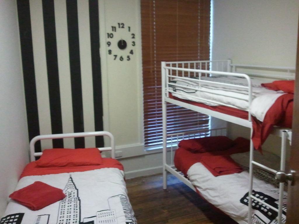 The Melbourne Connection Travellers Hostel Δωμάτιο φωτογραφία